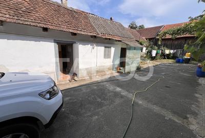 Casa de vanzare 4 camere 2 bai 1162 mp de curte si gradina in Toderita - 2