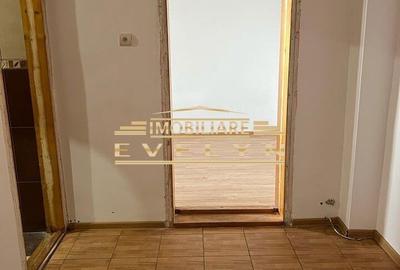 Casă cu 3 camere decomandat în Central - 1