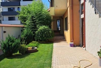 Casă cu 11 camere cu Teren 394 Mp în Nord - 2