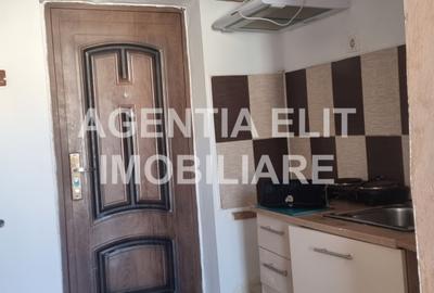 Garsonieră decomandată, mobilată în Central - 4