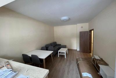 Apartament cu 2 camere decomandat în Tractorul
