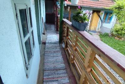Casă cu 4 camere cu Teren 268 Mp în Boiu - 1