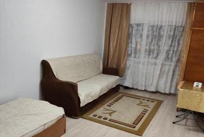Apartament cu 2 camere decomandat în Km 5 - 8