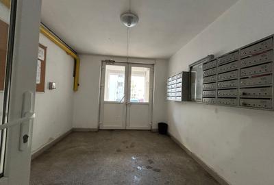 Apartament cu 3 camere decomandat, mobilat în Basarabia - 9