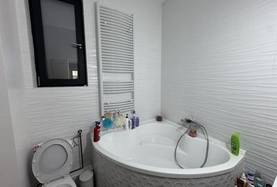 Casă individuală cu 8 camere cu Canalizare în Drumul Sării - 4