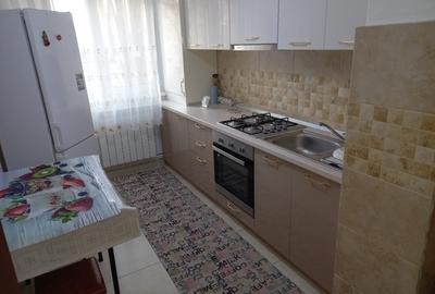Apartament cu 2 camere decomandat în Casa de Cultură