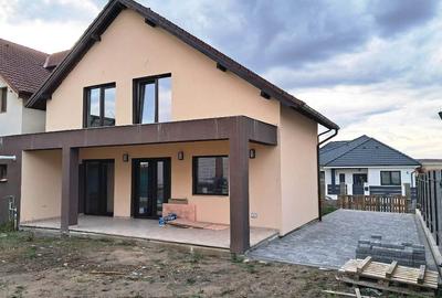 Casă individuală cu 4 camere cu Canalizare în Șura Mică - 3