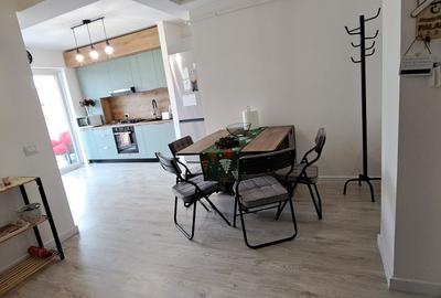 Apartament cu 3 camere semidecomandat în Vișan