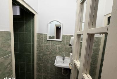 Spațiu comercial, de 42 mp, în Central - 8