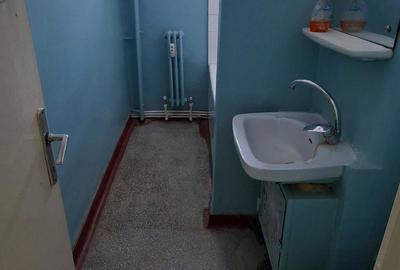 Apartament cu 3 camere semidecomandat în Central - 1