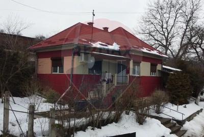 Casă cu 2 camere cu Teren 3245 Mp în Vultureni - 1