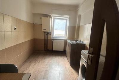 Apartament cu 2 camere decomandat în Podul de Fier - 2