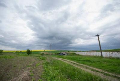 Teren de 1058 mp, în Dârvari - 3