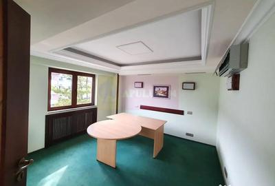 Apartament cu 3 camere decomandat în Central - 1
