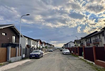 Duplex cu 4 camere cu Canalizare în Sânpetru - 13