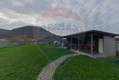 Casă individuală cu 6 camere cu Teren 1359 Mp în Est - 17