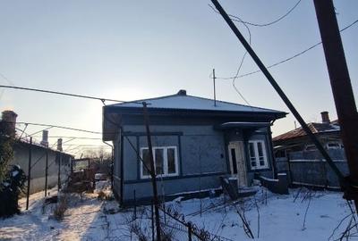 Vanzare casa 3 camere  din caramida presa renovata si teren arabil 1091mp - 5