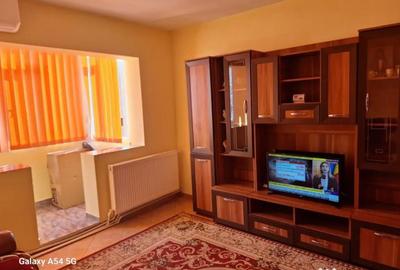 Apartament cu 2 camere semidecomandat, mobilat în Alexandru cel Bun - 1