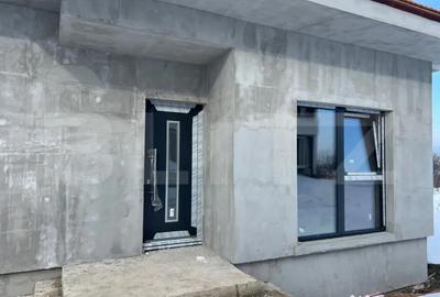 Casă cu 4 camere cu Canalizare în Micești - 3