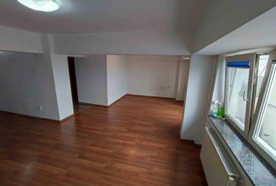 Apartament cu 4 camere decomandat în Unirii - 3