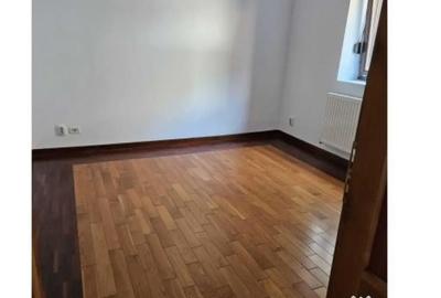 Casă cu 7 camere cu Teren 200 Mp în Timpuri Noi - 2