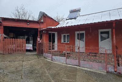 Casă cu 3 camere în Central - 1