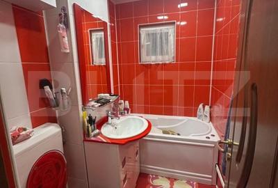 Apatament 3 camere renovat, zona 13 Decembrie - 8