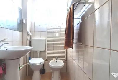Apartament cu 3 camere decomandat în Capitale - 6