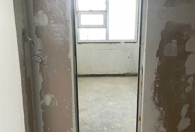 Apartament cu 2 camere semidecomandat în Micro 6 - 2