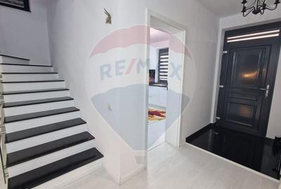 Casă cu 4 camere cu Teren 250 Mp în Domnești - 4