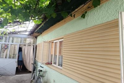 Casă individuală cu 4 camere cu Teren 1100 Mp în Blejoi - 1