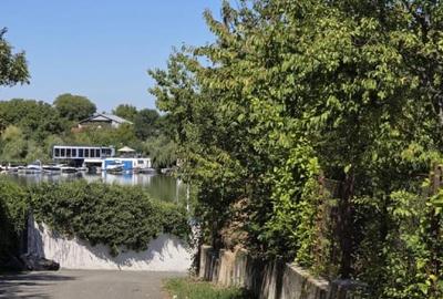 Vanzare teren cu deschidere la lac, zona Ciofliceni - Sangov. - 6