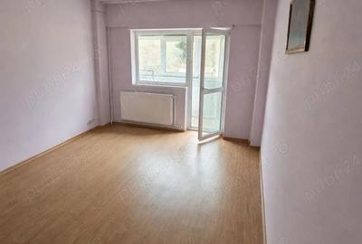 Apartament cu 4 camere decomandat în Central - 2