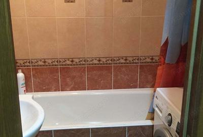 Apartament cu 3 camere decomandat în Badea Cârțan - 4