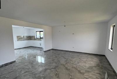 Vanad casa noua in Cordun - 8