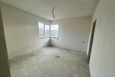 Casă cu 4 camere cu Teren 812 Mp în Satu Nou de Jos - 32