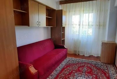 Apartament cu 3 camere decomandat în Central - 1