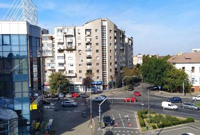 Apartament cu 3 camere semidecomandat în Central - 2