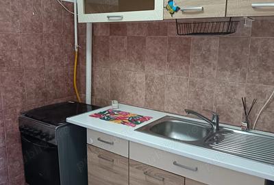 Inchiriez garsoniera - 2