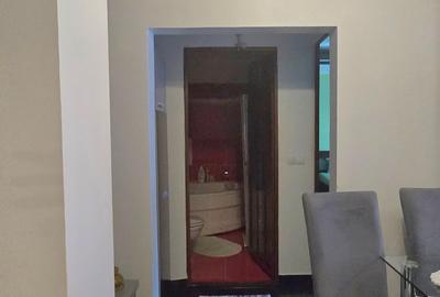Apartament cu 2 camere decomandat, mobilat în Micro 6 - 11