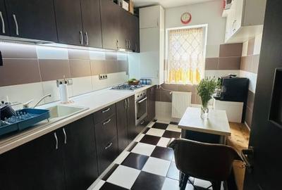 Apartament cu 2 camere, decomandat, zona Porii - 2