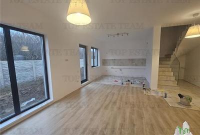 Casă cu 4 camere cu Canalizare în Prelungirea Ghencea