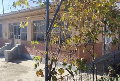 Casă cu 3 camere cu Teren 1047 Mp în Central - 2