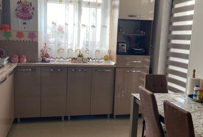 Apartament cu 3 camere decomandat în Orizont - 5