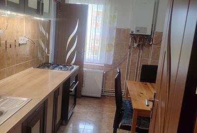 Apartament cu 3 camere decomandat în Tudor - 8