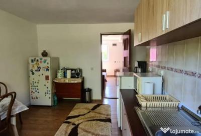 Casă cu 5 camere cu Teren 794 Mp în Livedea - 11