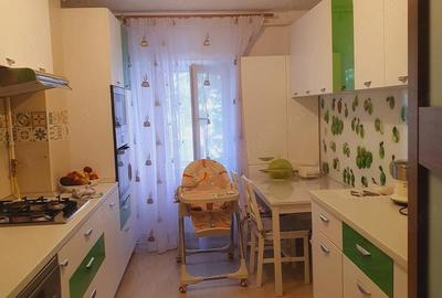 Apartament cu 4 camere decomandat în Central - 2