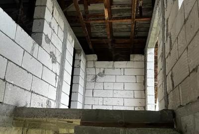 Casă cu 6 camere în Strejești - 1