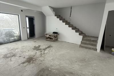 Casă cu 3 camere în Trivale - 1