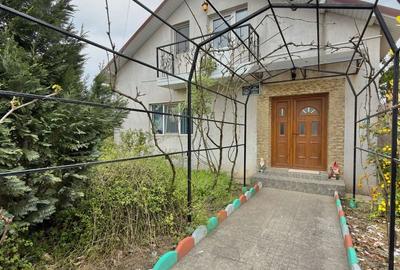 Casă cu 5 camere cu Teren 425 Mp în Lumina - 1